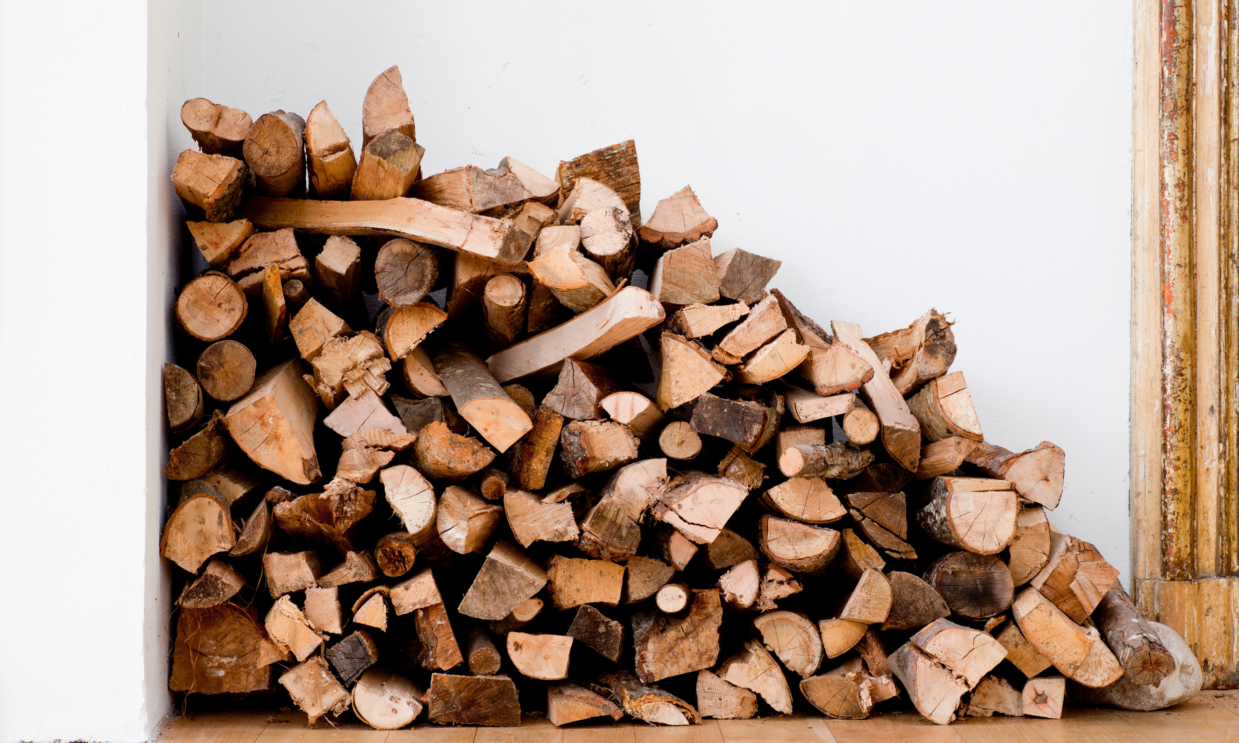 Crise énergétique : échange bois de chauffage contre entretien de