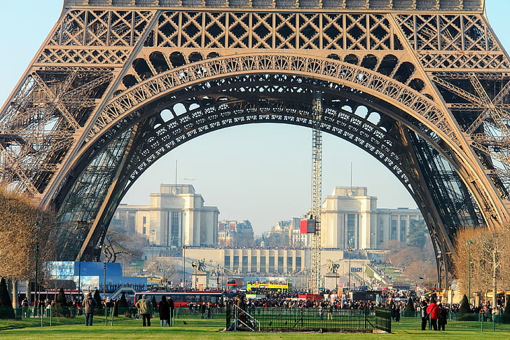 paris tour eiffel anne hidalgo laurent nunez - ZeGreenWeb