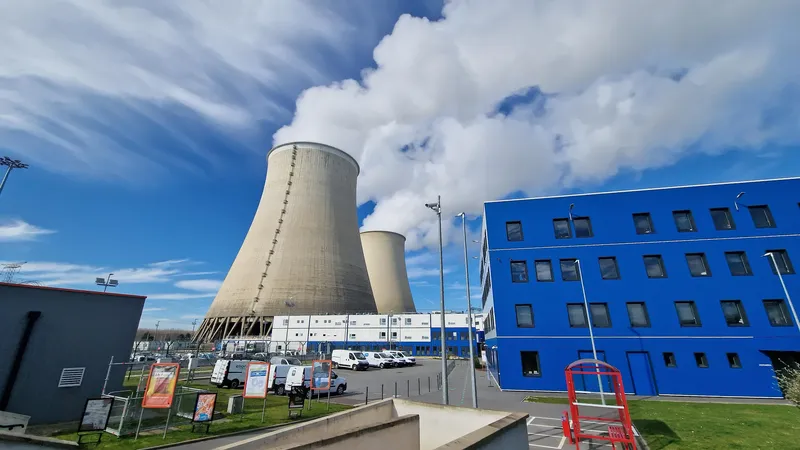 Centrale nucléaire française, illustrant le futur incertain de l’énergie atomique dans la transition énergétique.