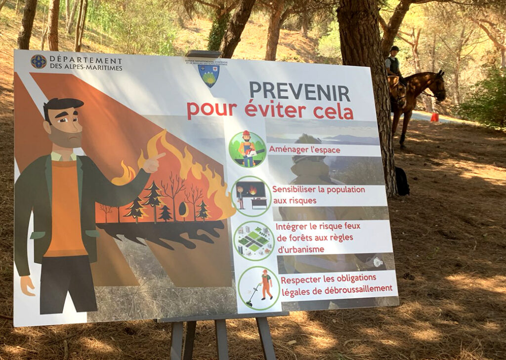 Réserve naturelle avec des actions de prévention des incendies, telles que le débroussaillage, le contrôle de la végétation et la surveillance par drones.