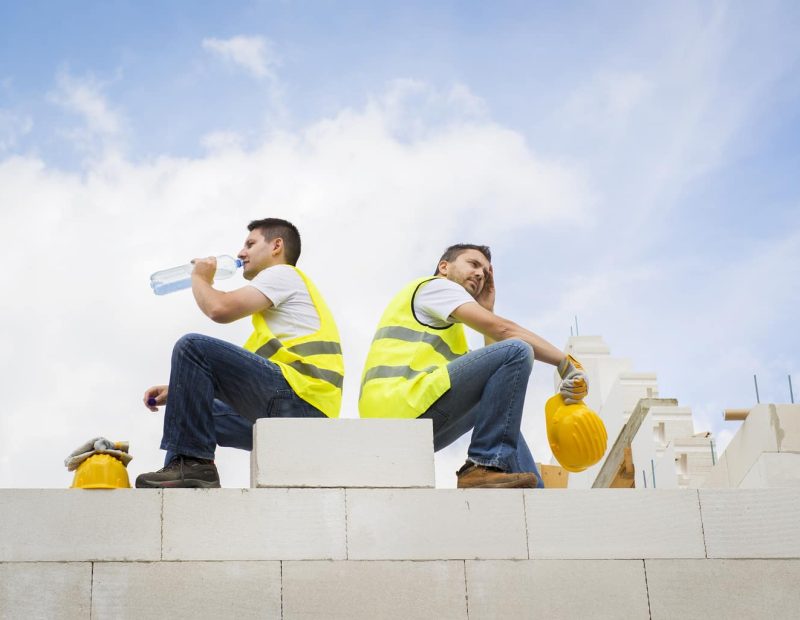 Travailleurs exposés à la chaleur sur un chantier