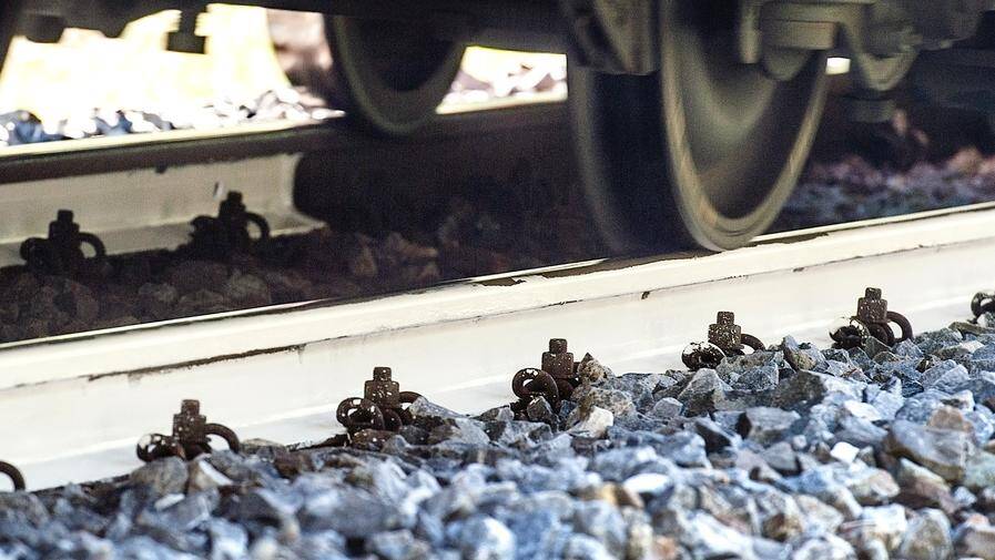 Voie ferrée affectée par une forte chaleur