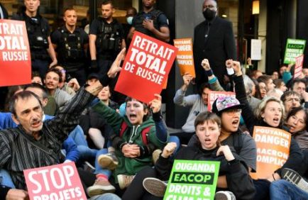 L’assemblée annuelle de TotalEnergies secouée par des manifestants