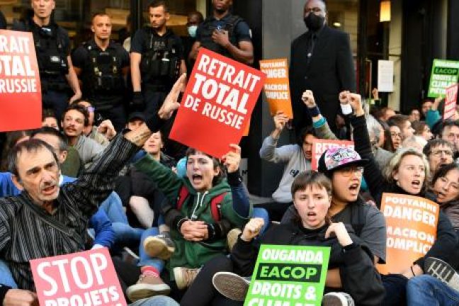 L’assemblée annuelle de TotalEnergies secouée par des manifestants