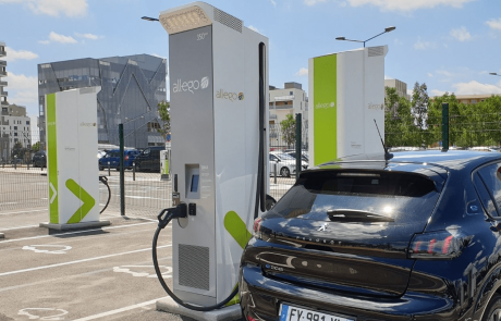 Allego construira des points de recharge rapide dans 200 magasins Carrefour