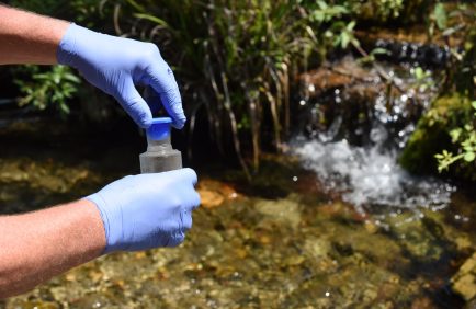 Pesticides dans l’eau potable, une surveillance constante en France