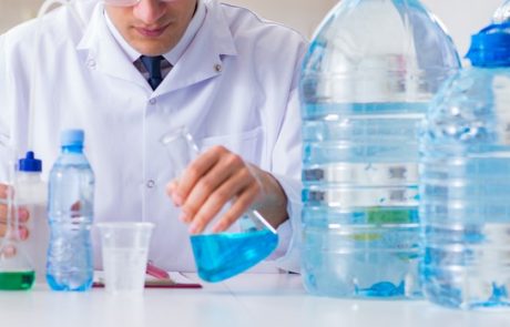 Microplastiques dans l’eau potable : une contamination inquiétante révélée par une étude