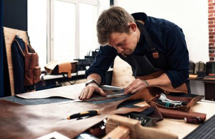 Les maisons de luxe réinventent leurs savoir-faire pour réduire l’impact environnemental de leurs ateliers