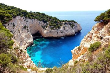 Calanques de Marseille : 20 ans après, peut-on vraiment dépolluer en profondeur