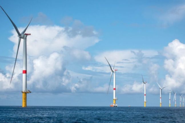 La France en retard sur l’éolien en mer : un appel d’offres de 9,2 GW prévu en 2025