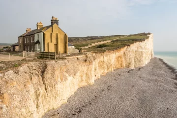 L’érosion côtière transforme les littoraux français et bouscule les usages locaux