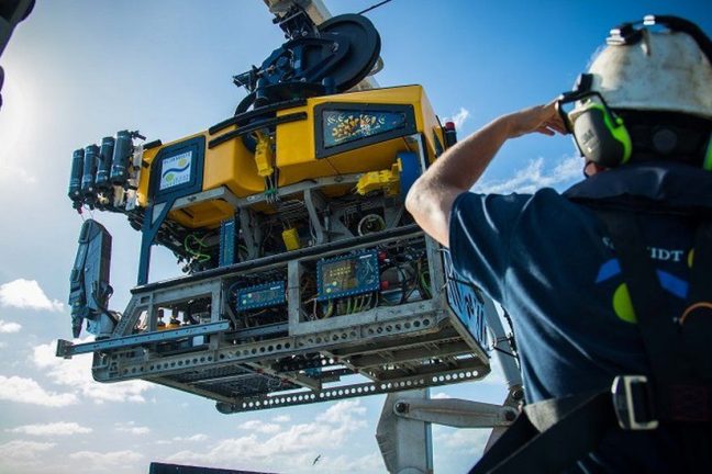 Des scientifiques australiens découvrent un énorme nouveau récif de corail sain au large de la côte nord