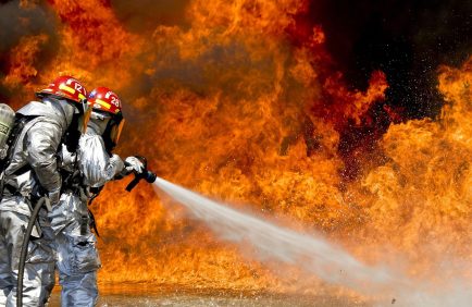 Incendies estivaux : les Canadair peinent à suivre