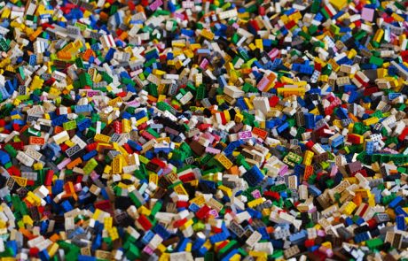 Lego intensifie sa recherche de briques durables