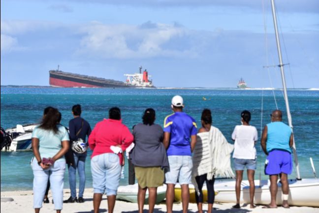 La France vient en aide à l’île Maurice suite à la marée noire