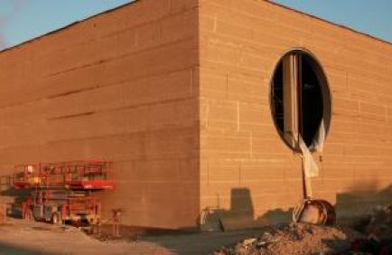 La terre crue revient au cœur de l’architecture contemporaine européenne