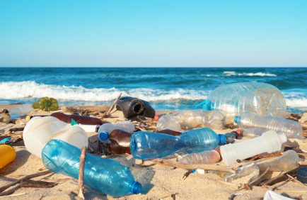 Réduire la pollution plastique : un traité mondial en 2025 ?