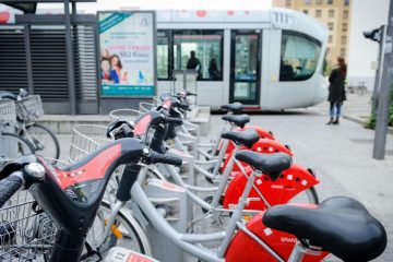 Les enjeux des transports publics en France : un retour d’expérience de villes innovantes