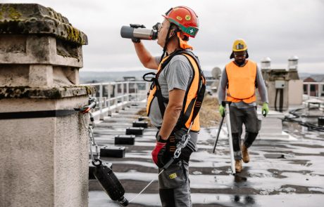 Quand la chaleur redéfinit les métiers extérieurs en France