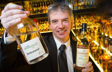 Une entreprise écossaise transforme les déchets de whisky en carburant automobile