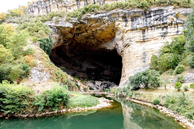 Les producteurs de fruits italiens utilisent des grottes pour faire face à la crise de l’énergie