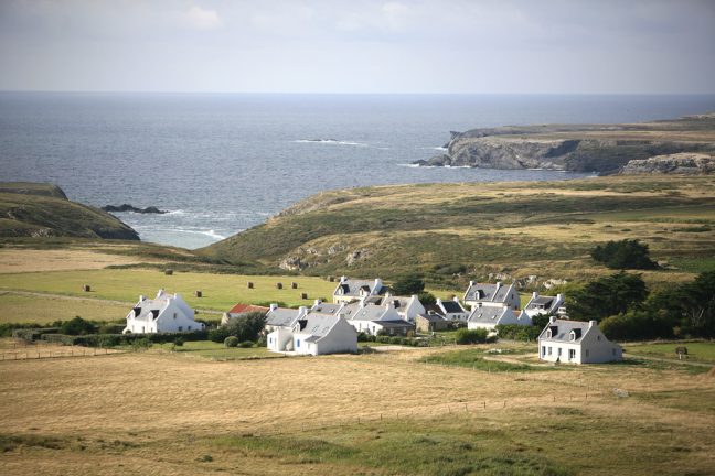 Contestation à Belle-Ile-en-Mer : La plateforme de forage pour un parc éolien flottant fait des vagues