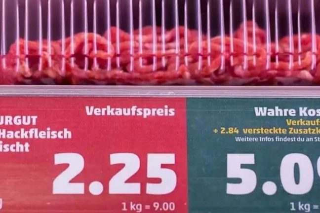 Une épicerie allemande montre aux consommateurs le prix environnemental caché des aliments