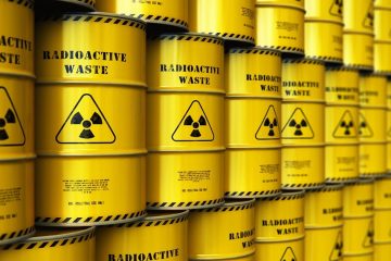 Greenpeace proteste contre les exportations d’uranium de la France vers la Russie
