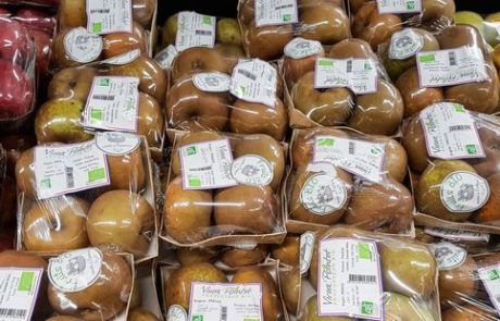 La France interdit les emballages plastiques pour les fruits et légumes