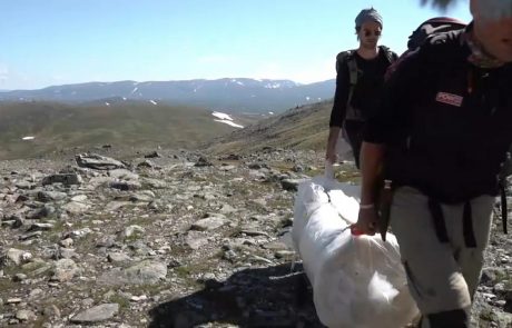 Un drap en tissu aide à protéger un glacier suédois du réchauffement climatique