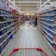 Gaspillage alimentaire : En Grande-Bretagne, un supermarché supprime la date de péremption de 500 produits