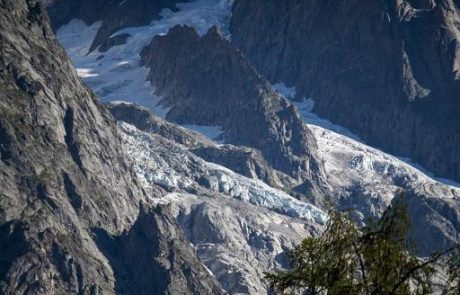 Une vallée italienne évacuée alors qu’un glacier de la taille d’une cathédrale menace de s’effondrer