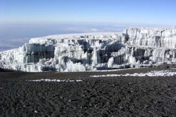 Face à la fonte inévitable des glaciers africains, la vie de millions de personnes menacée