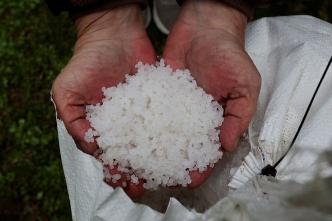 Des millions de granulés de plastique s’échouent sur les côtes espagnoles