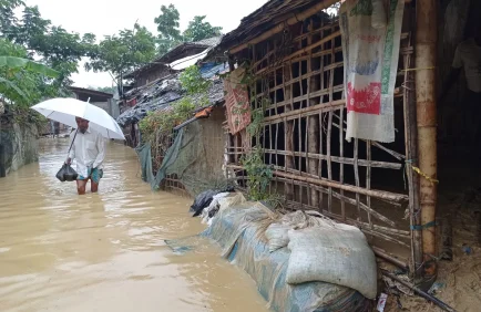 Des millions de personnes au Bangladesh et en Inde attendent les secours après des inondations meurtrières