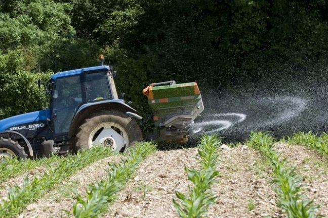 La France interdit des dizaines de désherbants à base de glyphosate