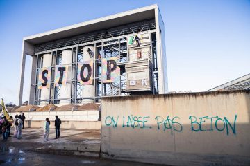 Extinction Rebellion cible la cimenterie Lafarge à Paris