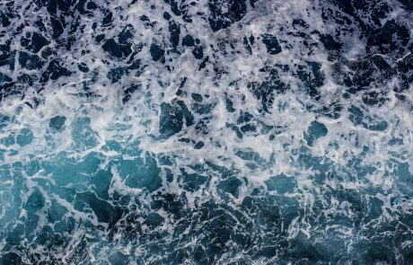 Des scientifiques récupèrent le lithium contenu dans l’eau de mer