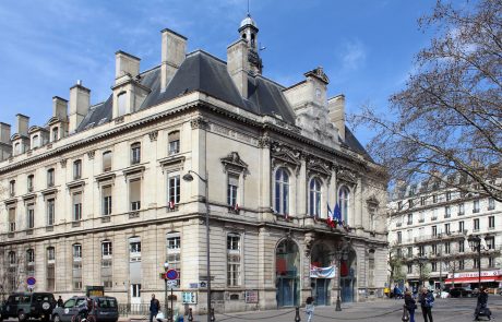 Anne Hidalgo transforme les mairies parisiennes en centres d’accueil pour sans-abris