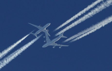 L’UE adopte une loi obligeant les compagnies aériennes à payer plus pour polluer