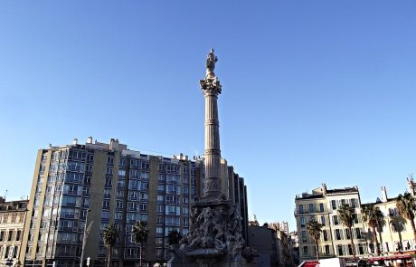 A Marseille la disparition nocturne des palmiers de la place Castellane fait polémique