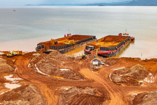 Un centre de production de nickel soutenu par des capitaux étrangers en Indonésie provoque une déforestation massive