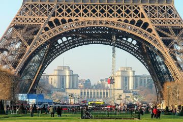 Paris 2024: La Tour Eiffel prise entre le rêve d’Anne Hidalgo et la réticence du préfet Laurent Nuñez