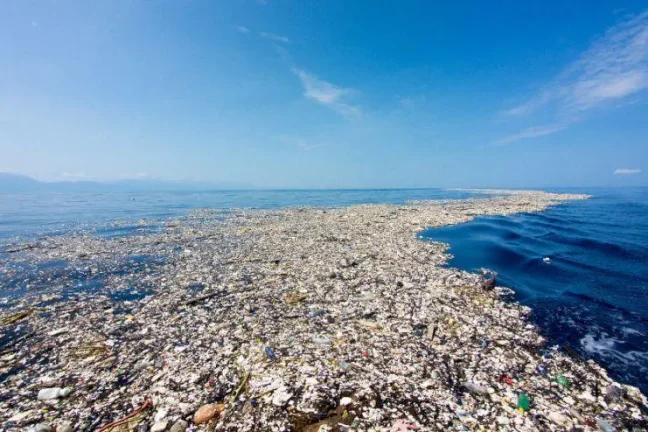 Le plastique entrant dans les océans pourrait presque tripler d’ici 2040 s’il n’est pas contrôlé
