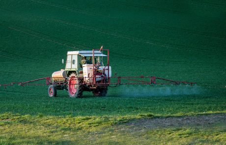 La France tranchera sur la distance d’épandage de pesticides d’ici la fin du mois