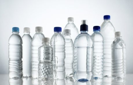 Des scientifiques découvrent une enzyme qui « recycle le plastique en 10 heures »