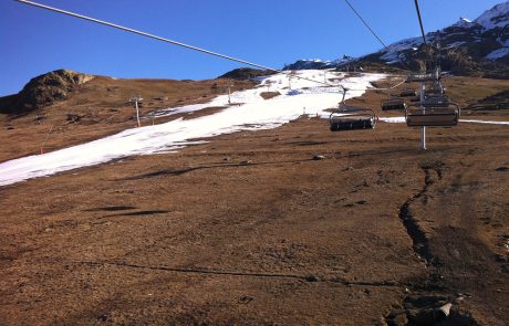 Les pistes de ski suisses sont délaissées, faute de neige