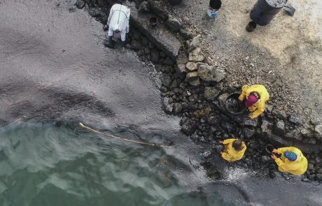 La vie marine autour de Maurice meurt alors que la marée noire des navires japonais se propage