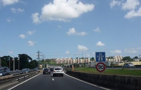 Vinci va tester la recharge de batteries pour voitures électriques sur ses autoroutes